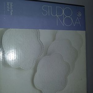 Chantilly white lace 4 salad plates